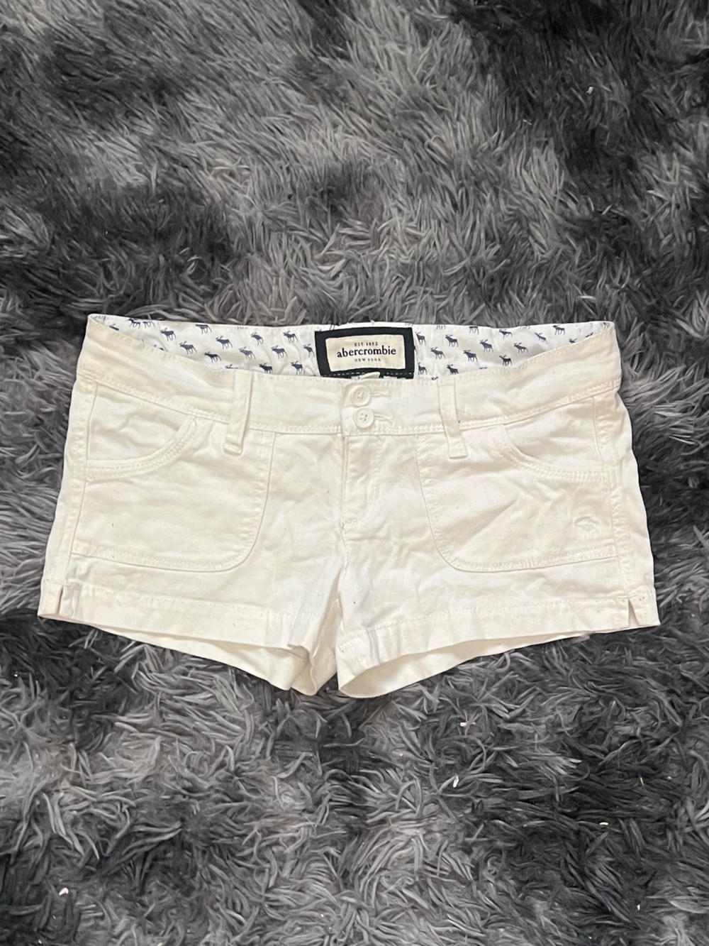 Vintage Abercrombie & Fitch low rise white cargo shorts
